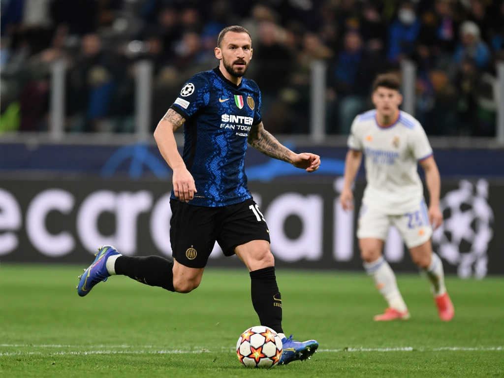 进攻端更是 进攻端更是